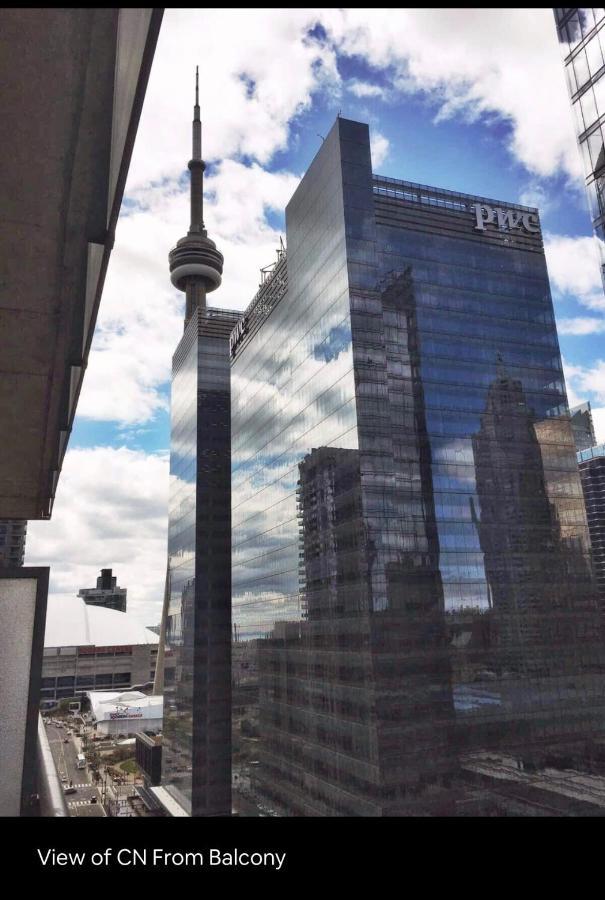 Appartamento Beautiful Unit In Heart Of Downtown Toronto Esterno foto