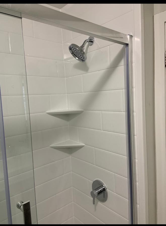 Appartamento Beautiful Unit In Heart Of Downtown Toronto Esterno foto
